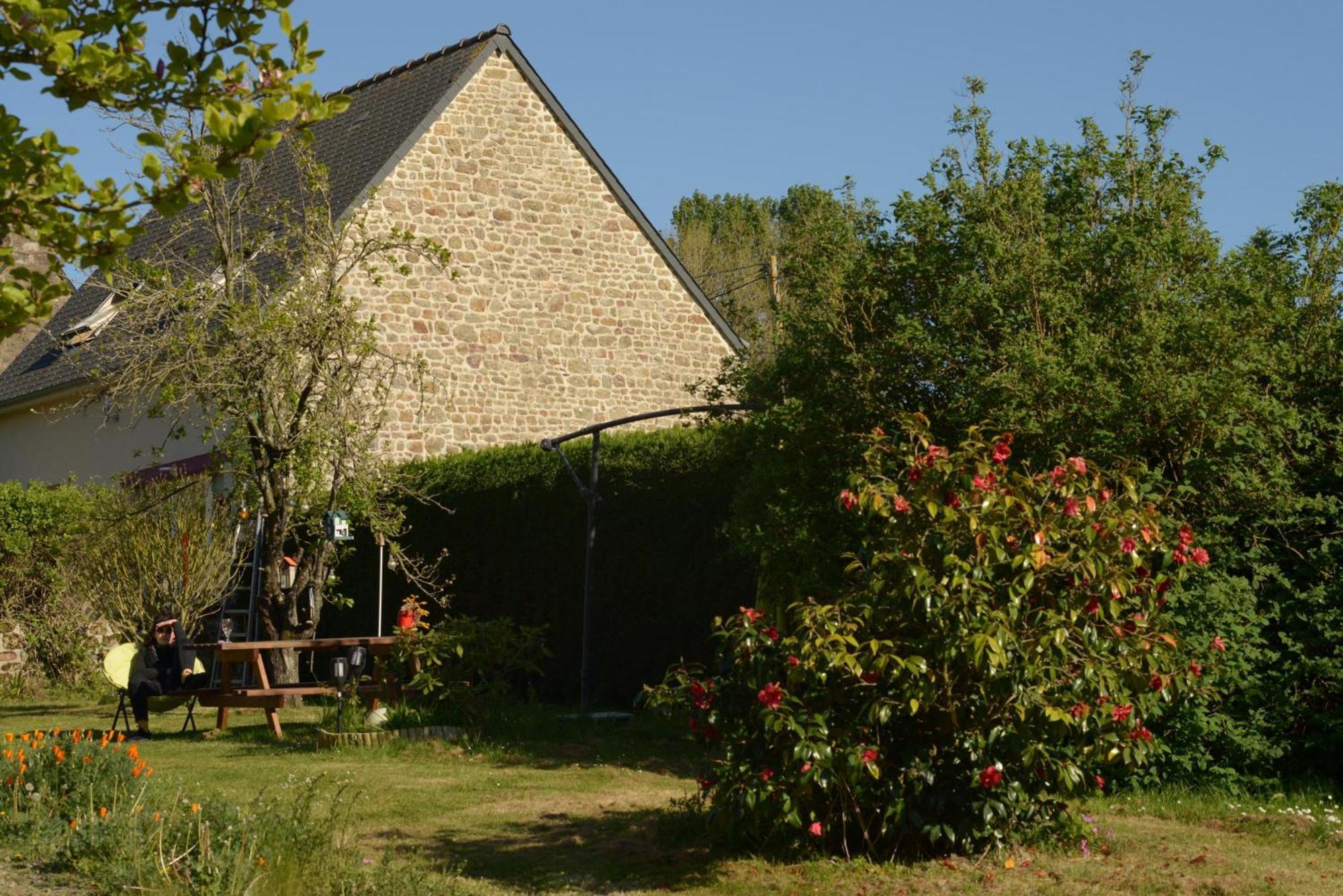 Deux Maisons Authentiques, Vue Bocage Proche Mont St-Michel, Domaine De L'Angeviniere Saint-Laurent-de-Terregatte Экстерьер фото